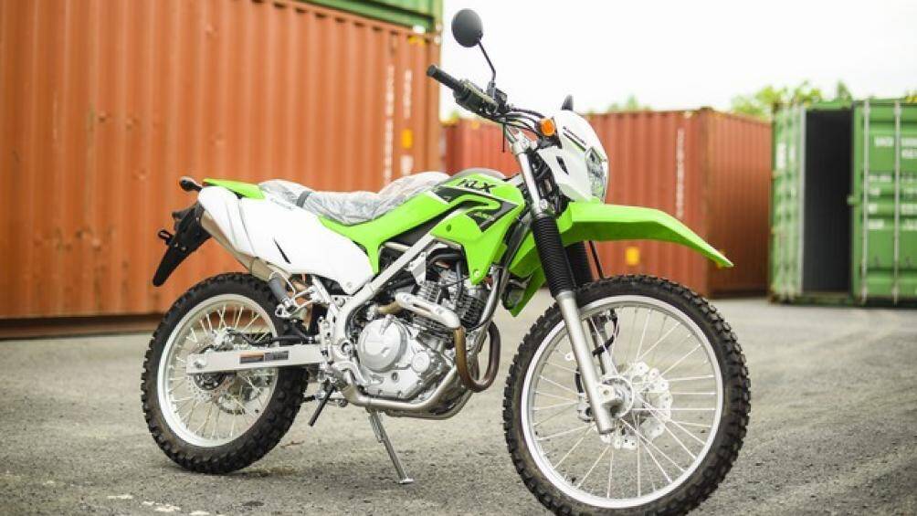 Trong đó, bản R giá 145 triệu đồng dùng để off-road chuyên nghiệp. Bản S và SM có giá chung 151 triệu đồng, hướng đến mục đích sử dụng đa địa hình