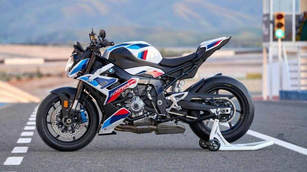 Cụ thể, khối động cơ 999cc này cho công suất tối đa 210 mã lực tại 13.750 vòng/phút và mô-men xoắn cực đại 113 Nm tại 11.000 vòng/phút