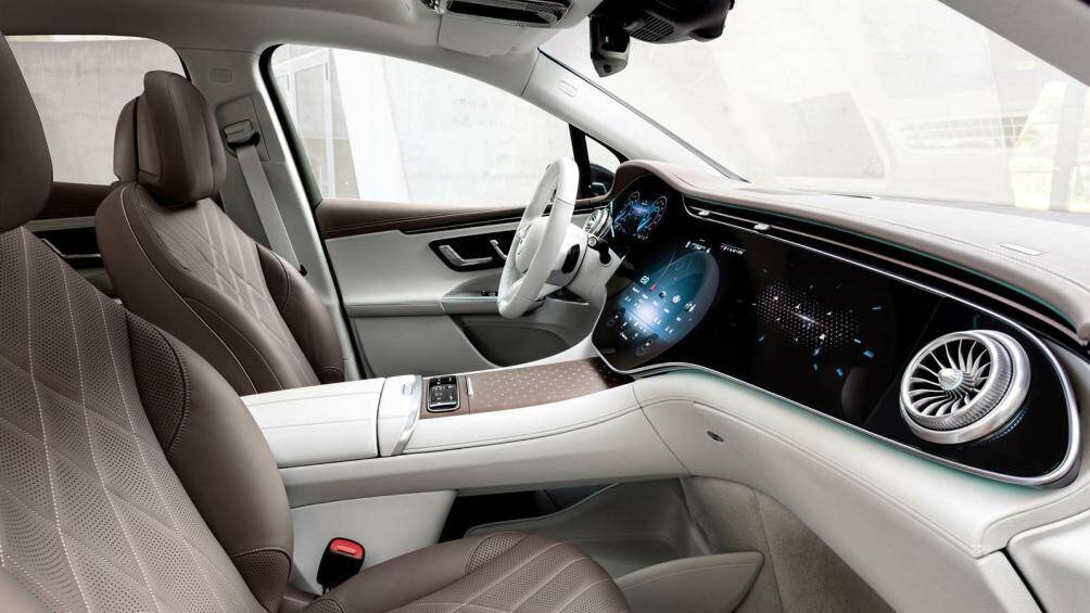 Mercedes-Benz sẽ tiết lộ giá bán của EQE SUV ngay sau khi lô xe đầu tiên được hoàn tất và xuất xưởng từ nhà máy Tuscaloosa, Alabama (Mỹ) vào tháng 12/2022