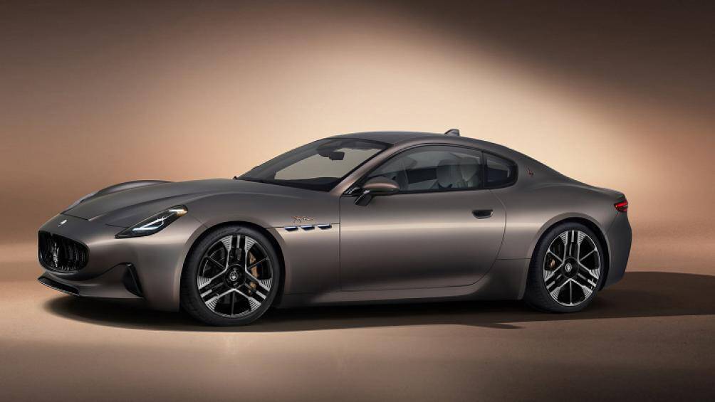 Về vận hành, biến thể GranTurismo Modena và Trofeo đều được trang bị động cơ V6 Nettuno Twin Turbo có dung tích 3.0L