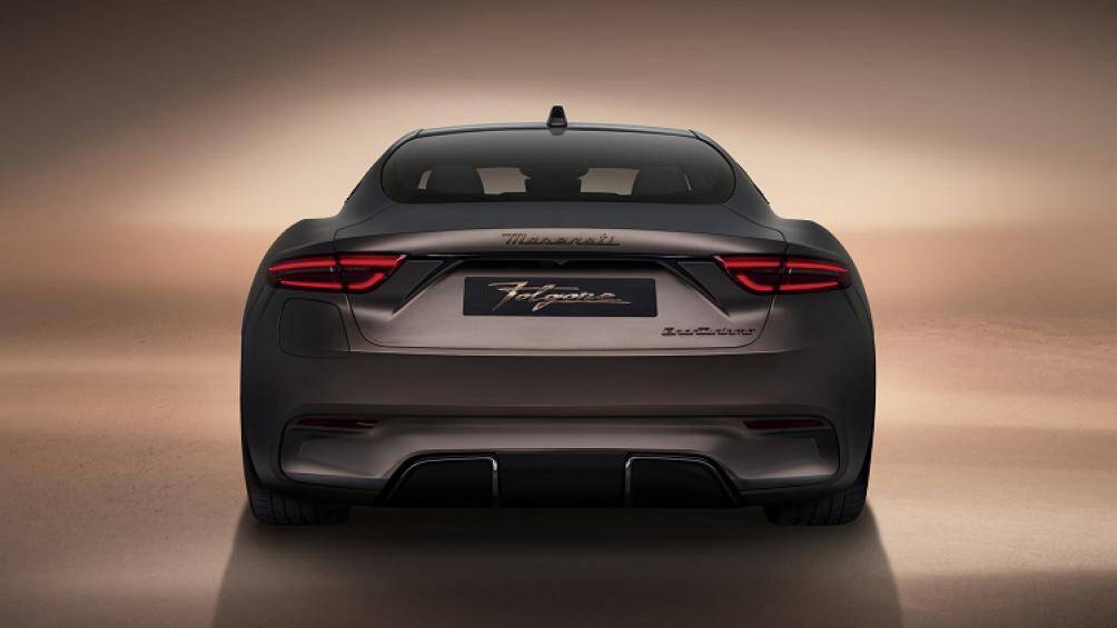 Bản GranTurismo Folgore được thừa hưởng những công nghệ từ giải đua Formula E. Xe dùng bộ pin điện 92,5 kWh và 3 động cơ điện công suất 300 kW