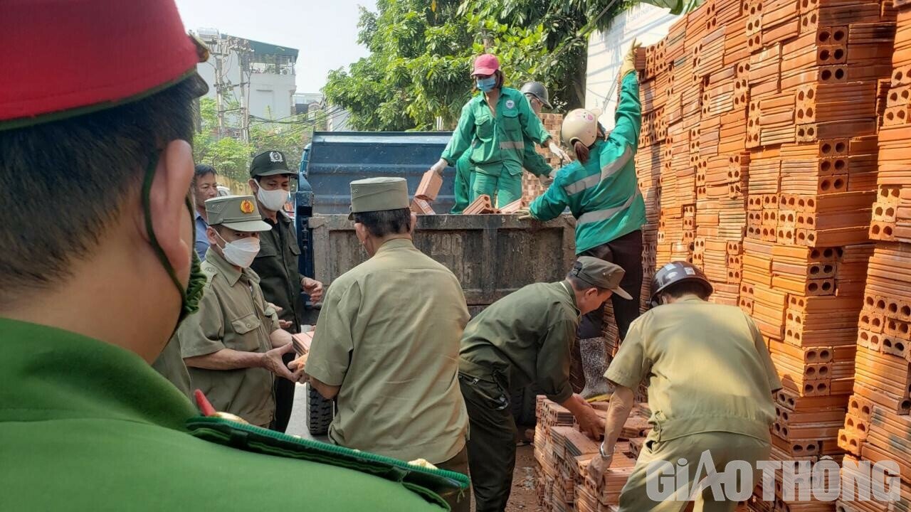 "Thời gian tới, chúng tôi sẽ tăng cường tuần tra, có những biện pháp xử lý đối với những trường hợp cố tình vi phạm", Đại úy Mạnh cho hay.