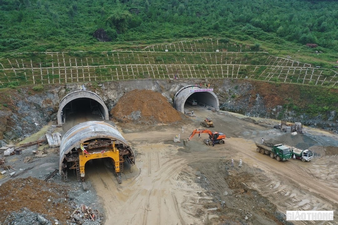 Hầm Thung Thi là hạng mục quan trọng nhất của gói thầu đã cơ bản được hoàn thiện.