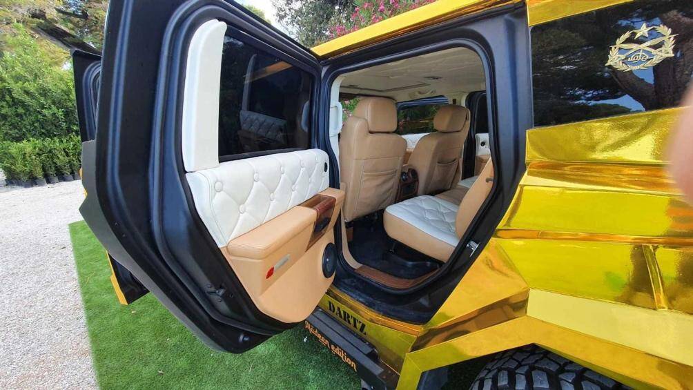 Chiếc xe có thể chịu được sức công phá của đạn xuyên giáp 0,5 mm, chống đỡ được cuộc tấn công bằng lựu đạn hay mìn