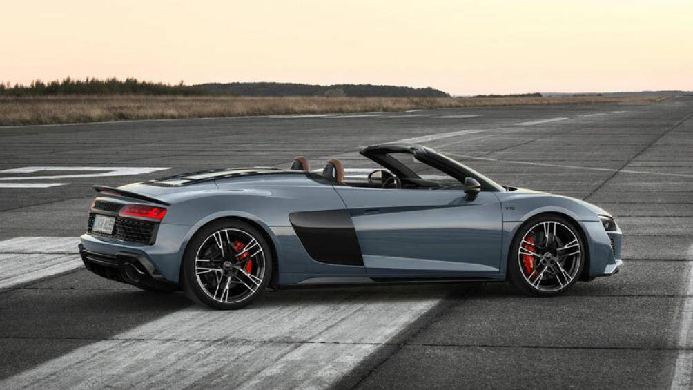 10. Audi R8 Spyder (giá khởi điểm: 160.900 USD)