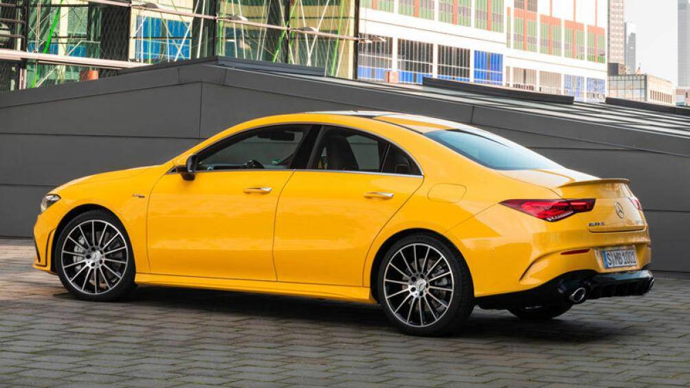 8. Mercedes-AMG CLA 35 (giá khởi điểm: 47.900 USD)