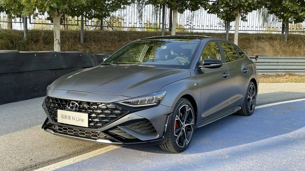 Liên doanh Beijing Hyundai vừa trình làng mẫu xe Lafesta N Line mới ở thị trường Trung Quốc