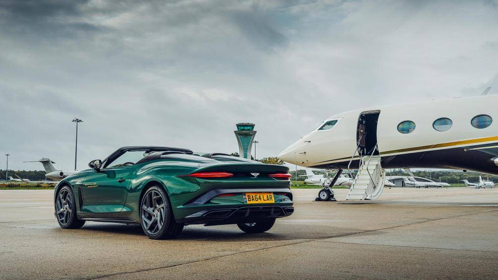 Trên thực tế, đây chính là màu sắc chính xác mà Kenn Ricci, chủ sở hữu của Flexjet đã chọn cho chiếc Bacalar của mình