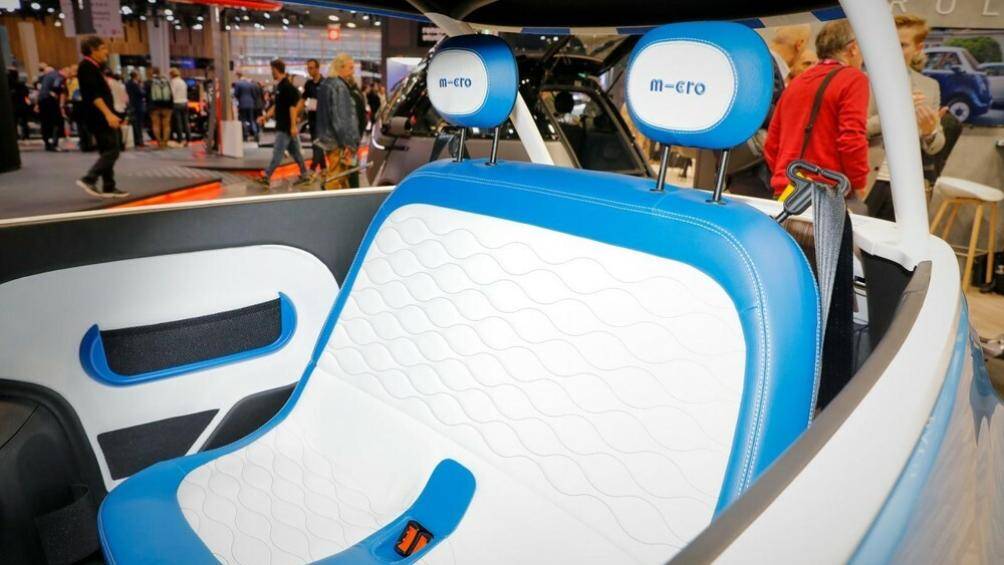 Nội thất của mẫu xe này được bọc hoàn toàn bằng chất liệu chống nước và đi kèm chỉ khâu lượn sóng trên ghế