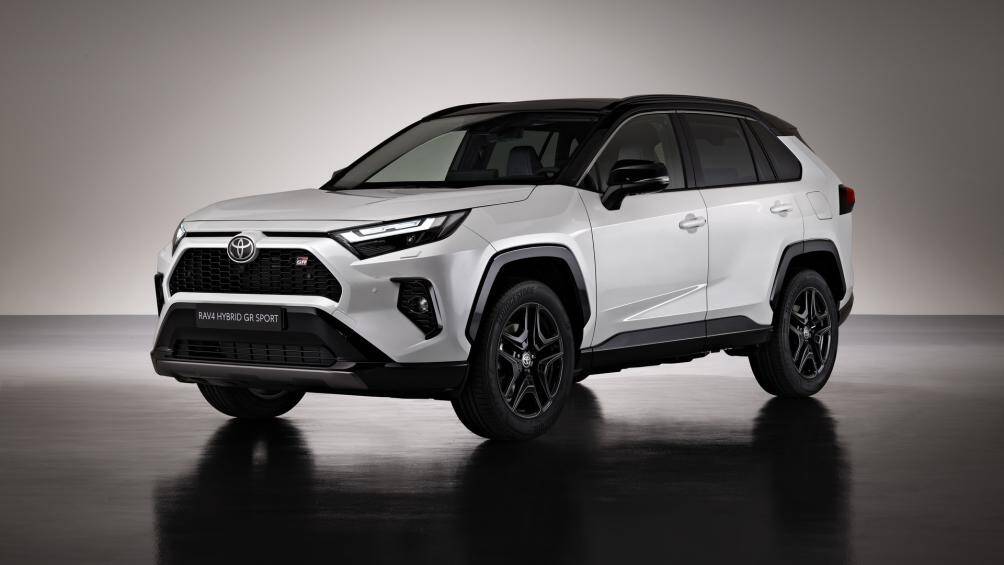 Toyota RAV4 phiên bản nâng cấp vừa được bổ sung thêm biến thể GR Sport tại châu Âu với diện mạo mới trông thể thao hơn