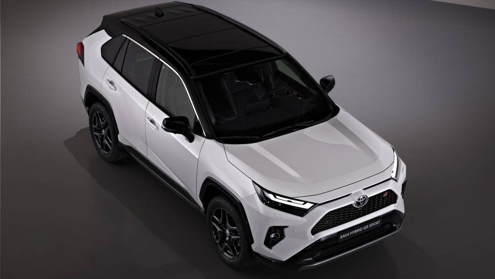 Toyota RAV4 GR Sport dự kiến sẽ được giao đến tay những khách hàng đầu tiên vào quý 4/2022 với giá bán chưa được công bố