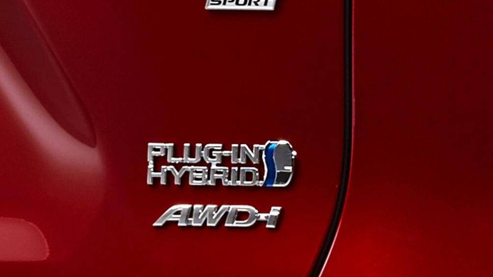 Khối động cơ 2.5L Hybrid của xe sản sinh công suất tối đa 219 mã lực, trong khi bản Plug-in Hybrid cho công suất 302 mã lực