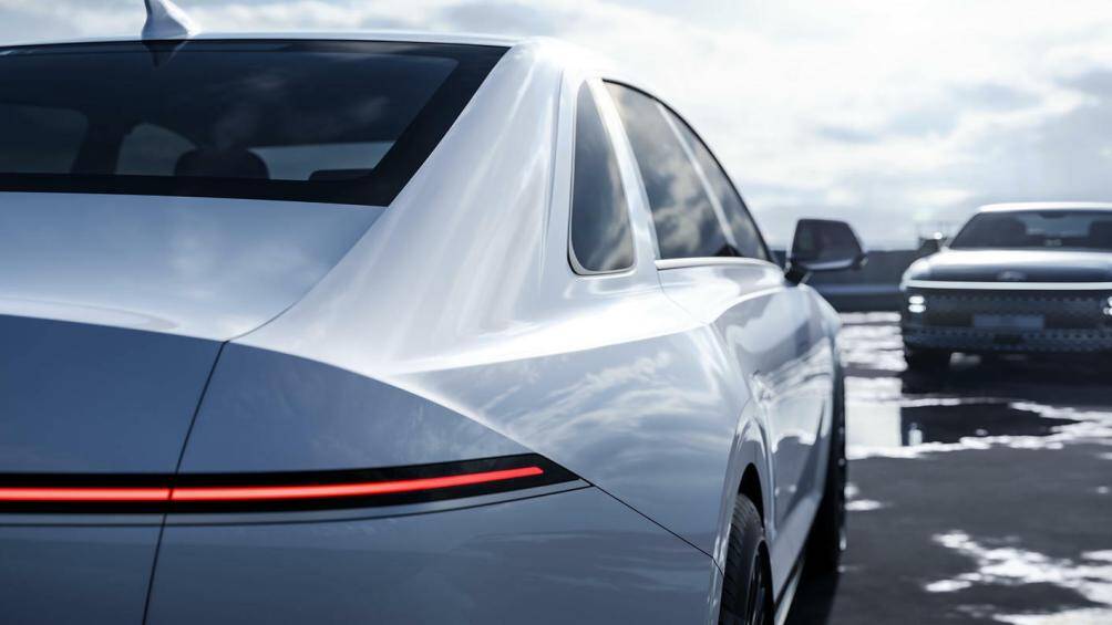 Mẫu sedan cỡ lớn này sẽ được trang bị động cơ máy xăng 4 xy-lanh 1.6L tăng áp hybrid, 4 xy-lanh 2.5L hút khí tự nhiên hoặc V6 3.5L hút khí tự nhiên