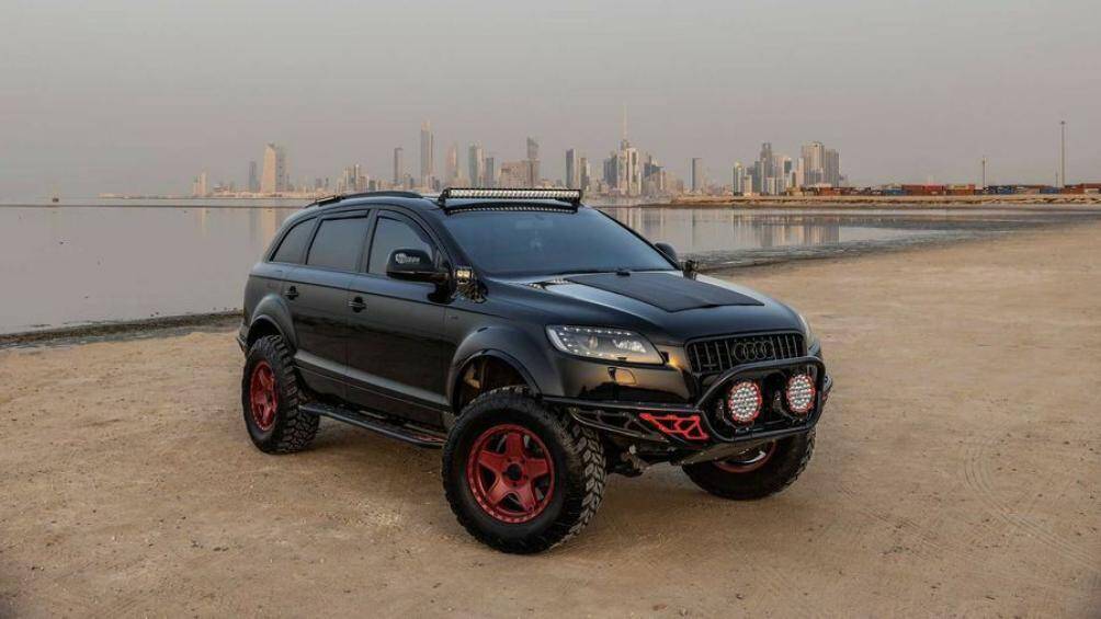 Một khách hàng tại Trung Đông đã nâng cấp chiếc xe hạng sang Audi Q7 đời 2009 của mình thành một siêu SUV off-road