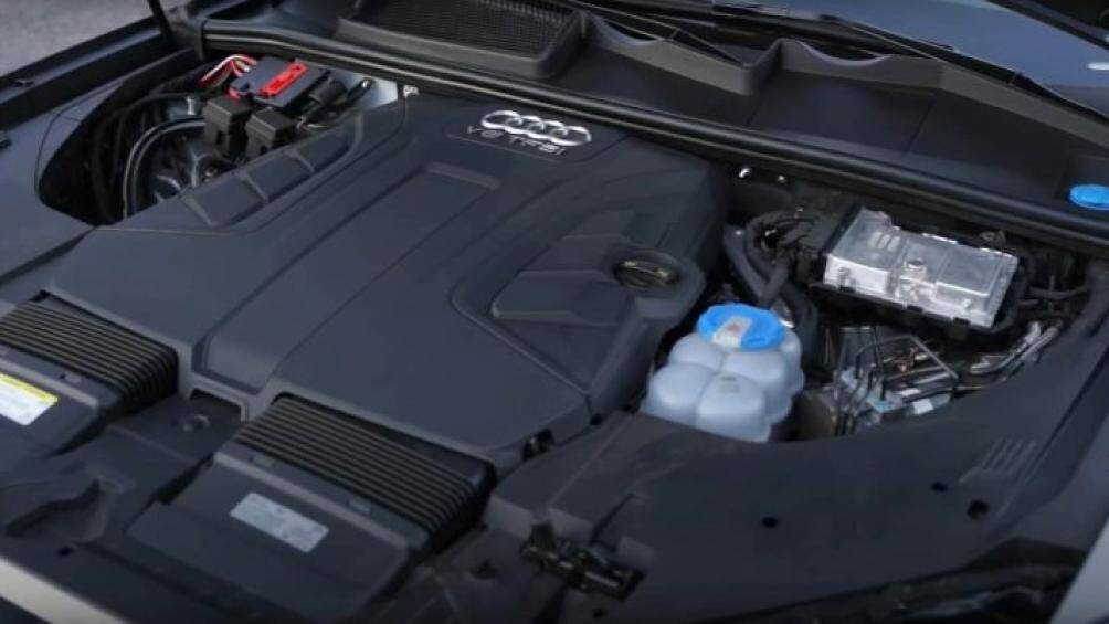 Về trang bị vận hành, bản độ Audi Q7 vẫn sử dụng khối động cơ xăng 3,6L 6 xi lanh sản sinh công suất 280 mã lực và mô-men xoắn 360Nm