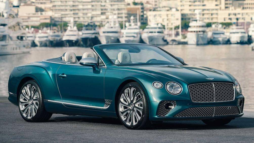 Bentley vừa ra mắt bộ sưu tập Mulliner Riviera mới cho Continental GT Convertible để tôn vinh văn hóa du thuyền và vùng Riviera của Pháp
