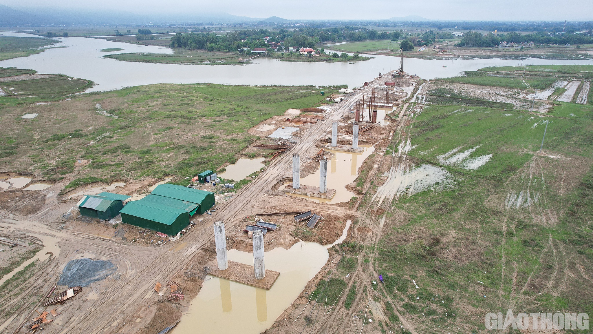Ông Trương Đức Liên - Phó Tổng giám đốc Công ty CP Đầu tư Phúc Thành Hưng (Doanh nghiệp dự án), cho biết: Theo thống kê từ các đơn vị, đợt mưa lũ cuối tháng 9 và đầu tháng 10 gây thiệt hại khoảng 17 tỷ đồng.