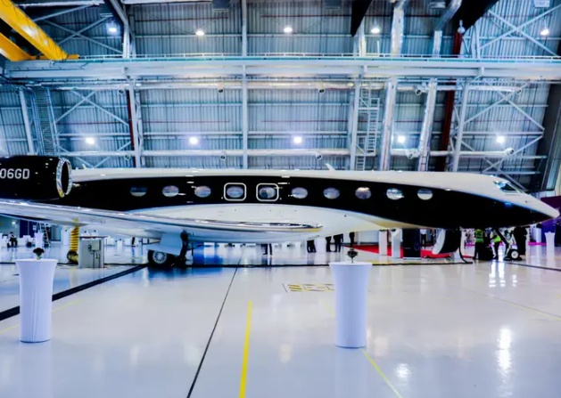 Chiếc G700 có cabin dài 57 feet (khoảng 17,3m), có tầm bay xa tối đa 7.500 hải lý, đồng nghĩa có thể bay từ thành phố Austin (bang Texas, Mỹ) tới Hong Kong mà không cần tiếp dầu. Ảnh - Insider