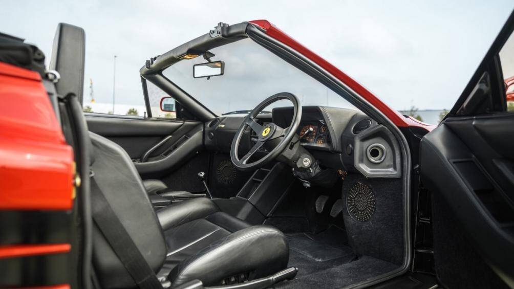 Bộ phận sửa chữa tại Pininfarina đã sơn lại chiếc xe, làm mới nội thất và khôi phục phần đầu xe với đầy đủ chức năng