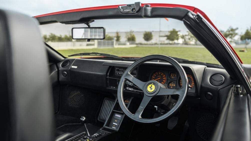 Nhà đấu giá đưa ra mức giá 1,4 - 1,8 triệu GBP (khoảng 40 - 50 tỷ đồng) cho chiếc siêu xe này