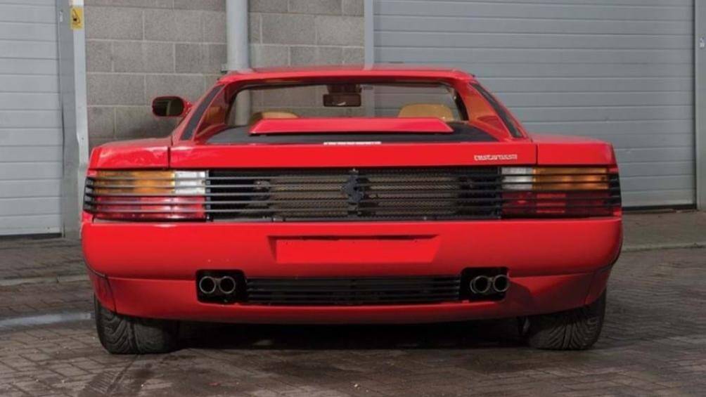 Ferrari đã sản xuất 7.177 chiếc Testarossas nhưng chỉ chế tạo một phiên bản mui trần nên chiếc xe này là độc nhất