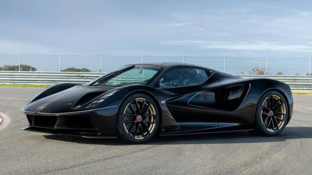 1. Lotus Evija (công suất tối đa: 2.011 mã lực)