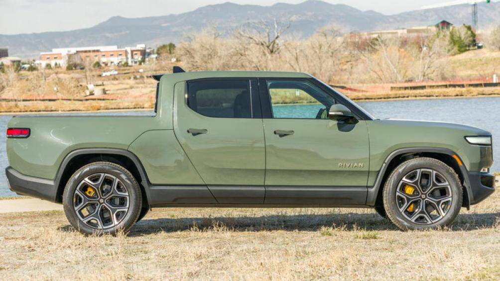8. Rivian R1T Launch Edition (công suất tối đa: 835 mã lực)