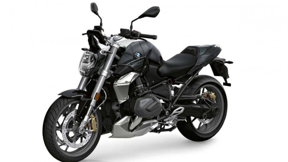 Hệ thống đèn xi-nhan nâng cấp lên dạng LED và sẽ tự động tắt sau khi rẽ, bên cạnh đó là các tiện ích được bổ sung ổ cắm USB-A 5V, ổ cắm điện 12V...