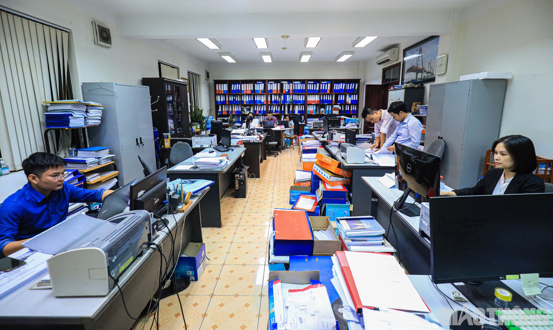 Đại diện Cục Quản lý đầu tư xây dựng cho biết, tính đến nay, sau gần 2 tháng nỗ lực ngày, đêm, Cục đã phối hợp với các đơn vị liên quan hoàn thành thẩm định hơn 476 km/721 km của 12 dự án thành phần cao tốc Bắc - Nam giai đoạn 2. Hiện, công tác thẩm định dự toán đang được tiến hành, dự kiến Cục Quản lý đầu tư xây dựng sẽ có ý kiến vào khoảng ngày 11 - 12/22. Đến ngày 15/11, công tác thẩm định thiết kế và dự toán sẽ được hoàn thành.