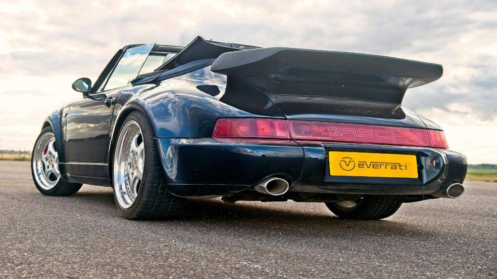 Sức mạnh được truyền tới bánh sau cho phép tăng tốc từ 0 - 97 km/h trong vòng chưa đầy 4 giây đối với phiên bản mạnh hơn