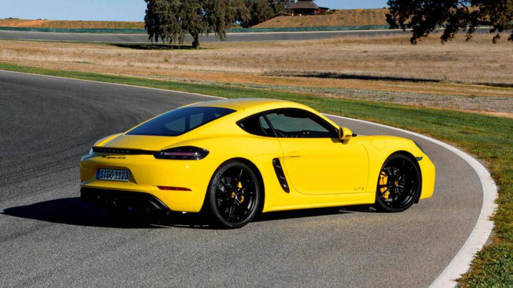 3. Porsche 718 Cayman 2022