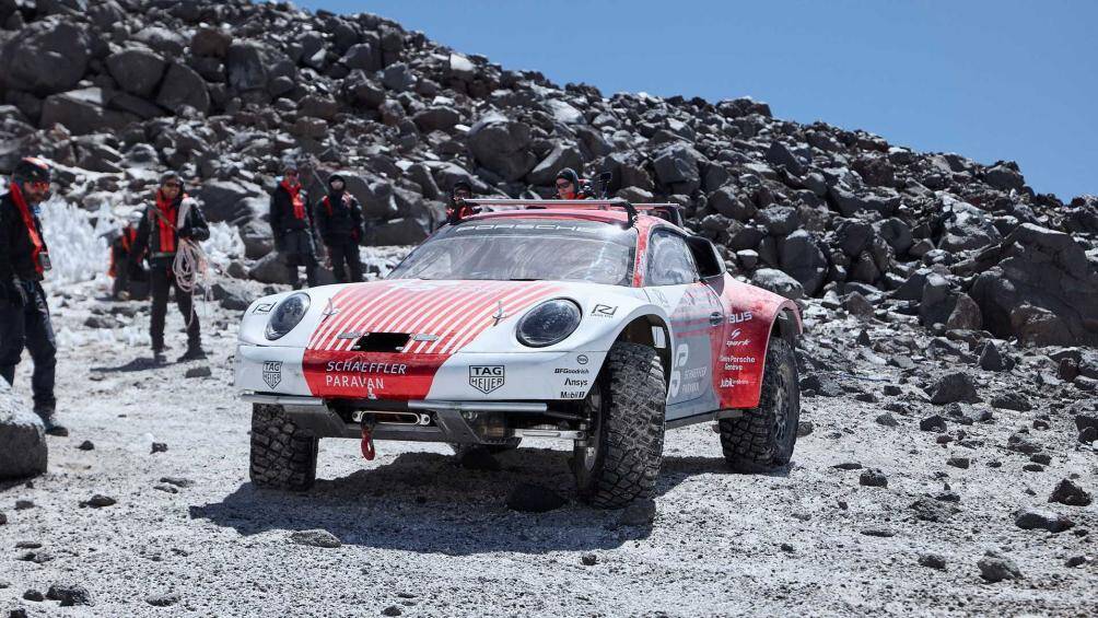 Thiết bị này tạo thành một liên kết cơ học giữa tất cả bốn bánh xe để giữ cho mọi bánh xe liên tục chịu tải khi khung xe chịu quá trình khớp nối cực mạnh