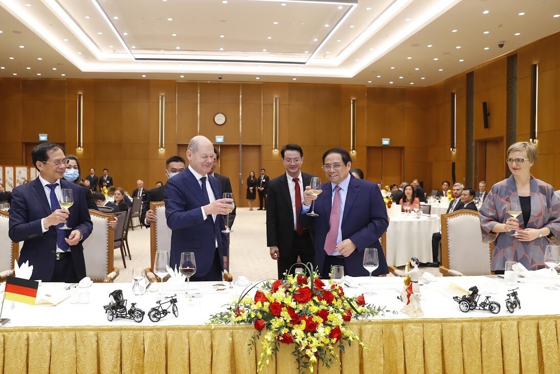 Thủ tướng Phạm Minh Chính chủ trì tiệc chiêu đãi chính thức Thủ tướng Đức Olaf Scholz tại trụ sở Chính phủ - Ảnh: VGP/Nhật Bắc