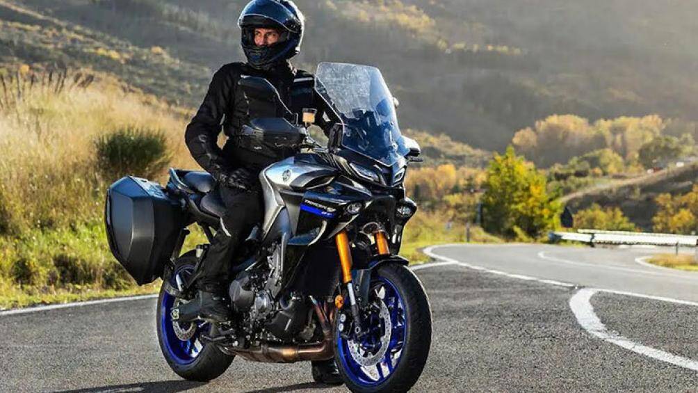 Phanh đĩa sau có đường kính tăng 9% lên 267 mm, cổng sạc USB Type A, giá đỡ điện thoại ở bảng đồng hồ, kính chắn gió cải tiến, sưởi tay lái...