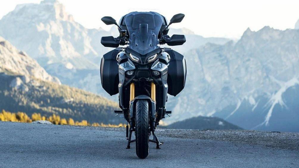 Theo hãng Yamaha, hệ thống ACC kể trên cũng tự động giảm tốc cho xe khi Tracer 9 GT+ Sport đạt đến khoảng cách an toàn với xe phía trước