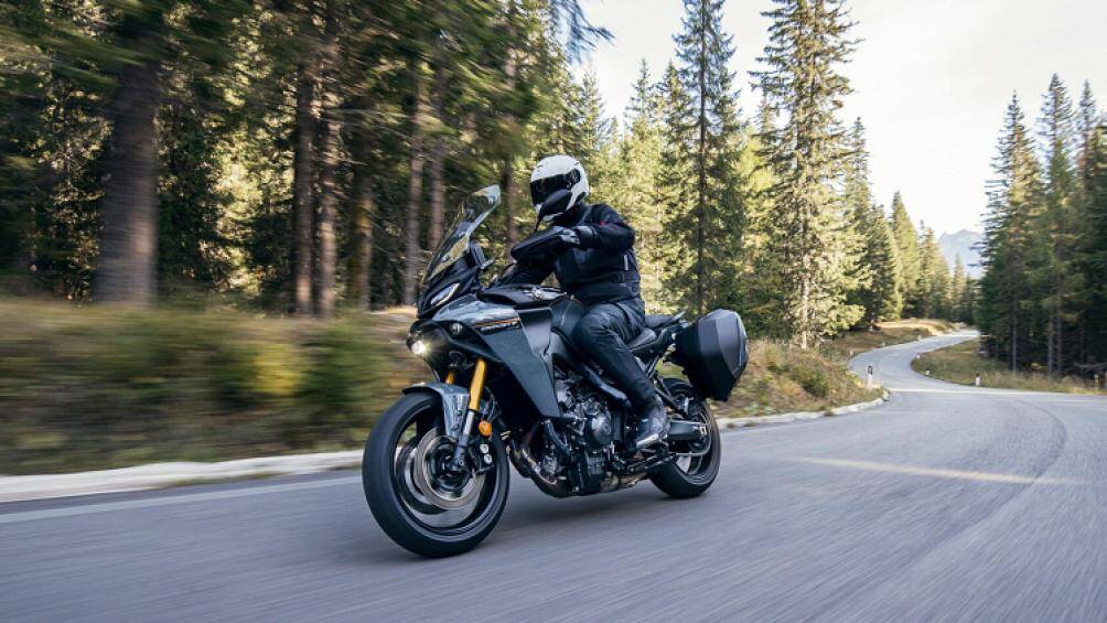 Khi hệ thống BC bật lên, UBS sẽ phát huy 3 tác dụng, bao gồm hỗ trợ phanh, hỗ trợ phanh trước/sau và kiểm soát phanh khi ôm cua