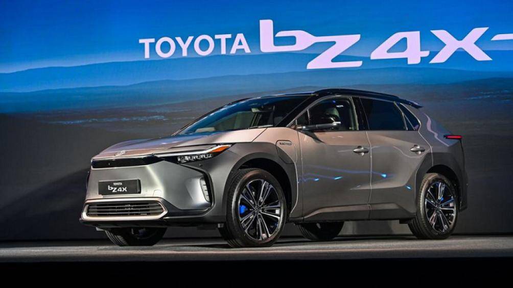 Theo công bố của nhà sản xuất, Toyota bZ4X chạy điện phiên bản mô tơ đơn có công suất 202 mã lực, mô men xoắn 266Nm