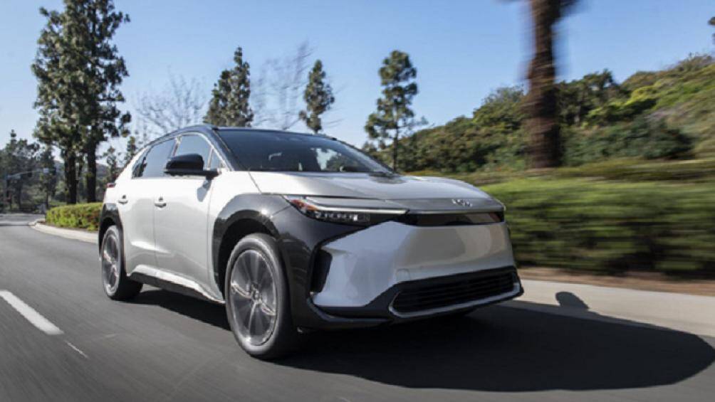 Trong khi đó, bản mô tơ đôi có 2 thông số tương ứng là 216 mã lực và 337Nm