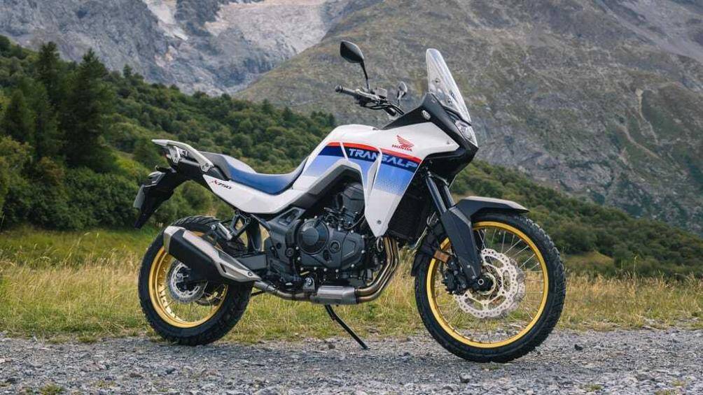 Tại triển lãm EICMA 2022, hãng Honda đã cho ra mắt mẫu mô tô Honda XL750 Transalp 2023 mới rất đáng chú ý