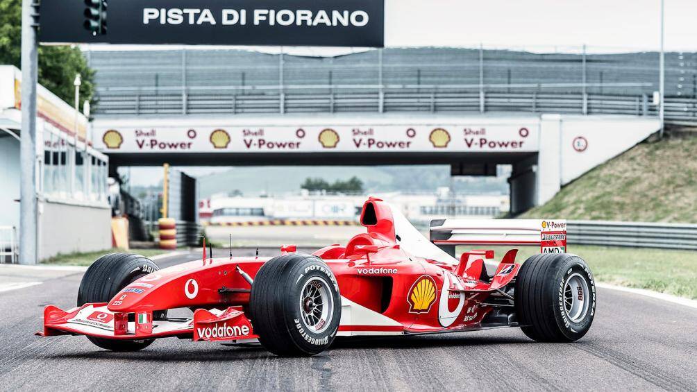Chiếc Ferrari F2003 từng được cầm lái bởi tay đua Michael Schumacher đã bán với giá kỷ lục, lên tới 14,87 triệu USD