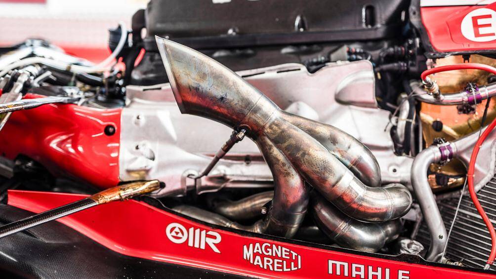 Xe sử dụng khối động cơ V10 F1 3.0 lít hút khí tự nhiên, chỉ mới chạy được 148 km, sản sinh công suất 833 mã lực