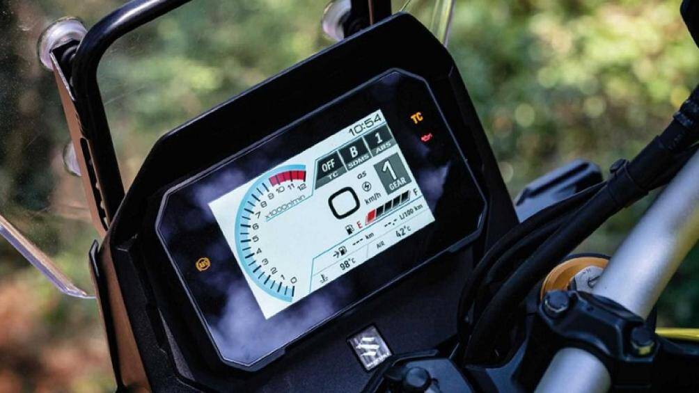 Động cơ trên kết hợp với hộp số 6 cấp, công nghệ điều khiển bướm ga điện tử Suzuki Intelligent Ride System (S.I.R.S.) với 4 chế độ lái