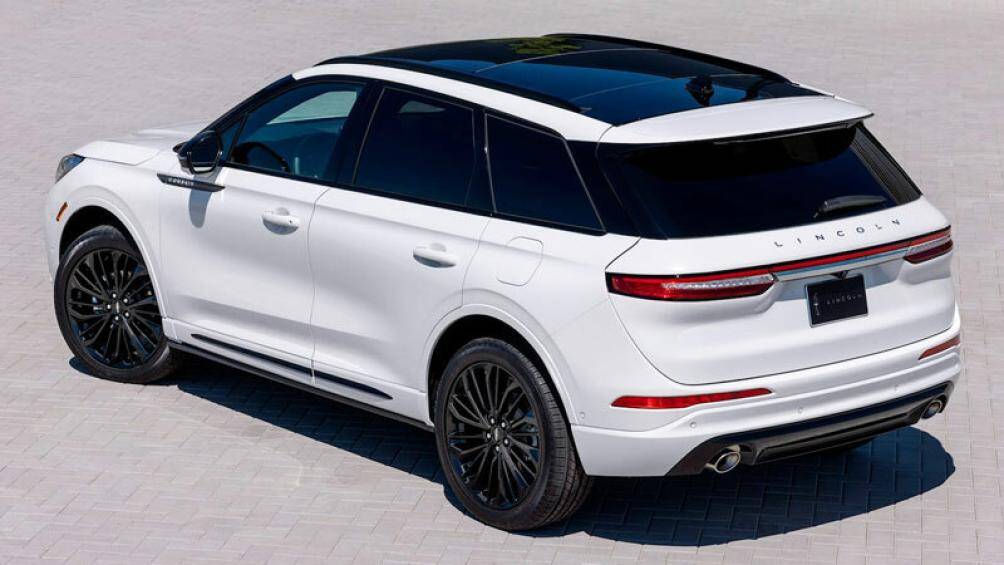 8. Lincoln Corsair 2023 (giá khởi điểm: 38.690 USD)