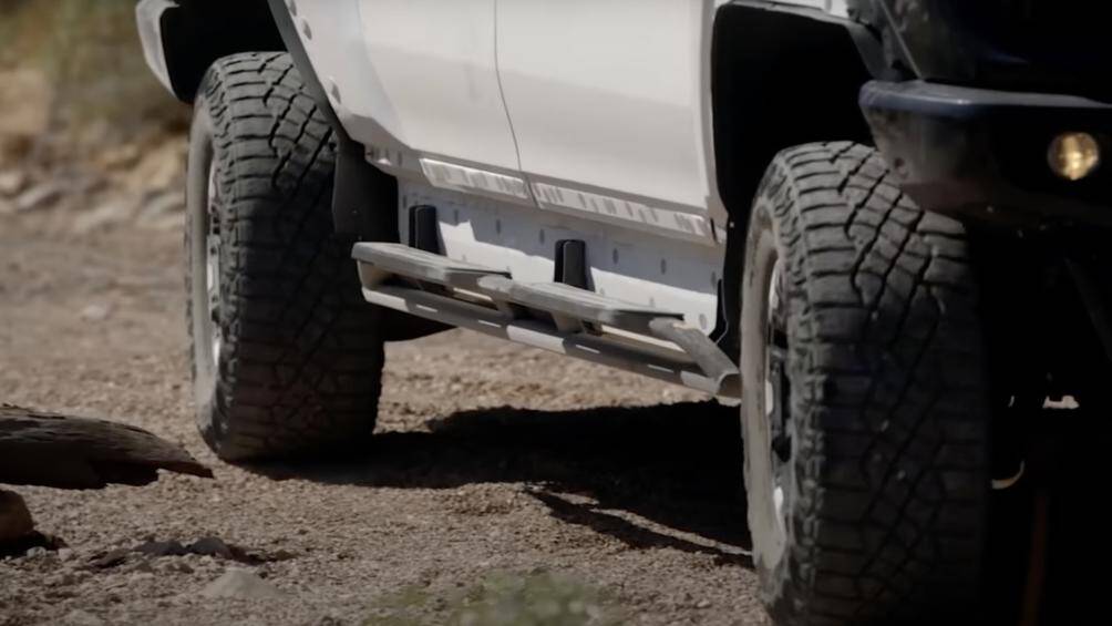 Đánh lái 4 bánh cùng lúc: Công nghệ Crabwalk được trang bị trên Hummer EV nếu được trang bị trên tất cả các mẫu xe sẽ giúp việc đỗ ô tô dễ dàng hơn