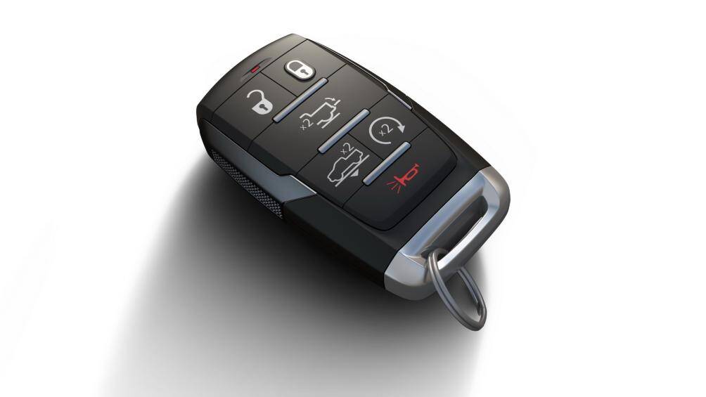 Điều khiển kính cửa xe bằng chìa khoá: Xe của Tập đoàn Volkswagen được trang bị tính năng giữ nút khoá để đóng tất cả các kính sau khi rời xe. Một số xe chỉ có thể hạ tất cả các kính nhưng không đóng được từ xa