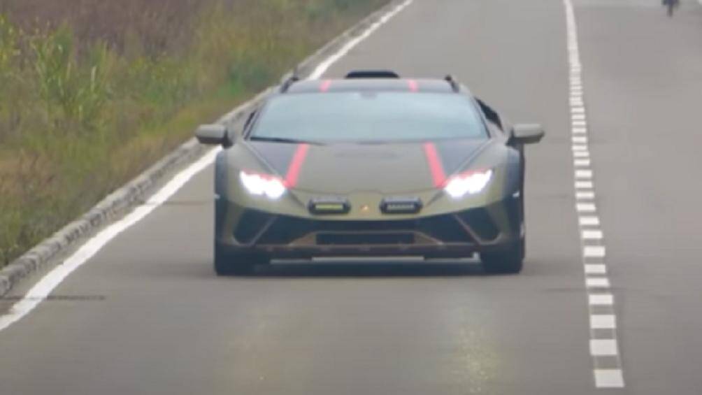 Gần như chắc chắn xe sẽ dùng động cơ V10, dung tích 5.2L như những chiếc Lamborghini Huracan khác