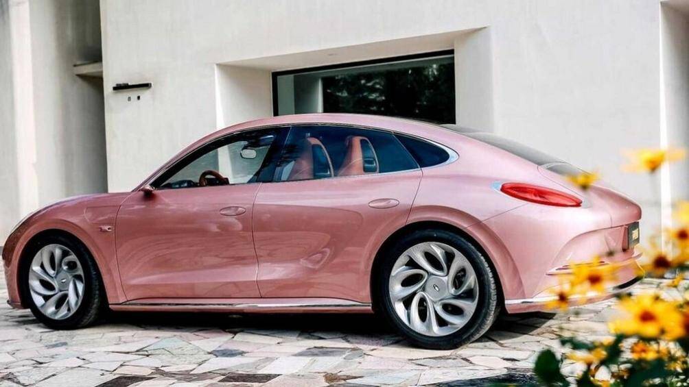 Ora Grand Cat mang trên mình thiết kế ngoại thất vừa cổ điển vừa hiện đại và gợi liên tưởng đến xe sang Porsche Panamera