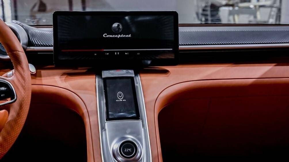 Ora Grand Cat còn có 28 cảm biến, bao gồm 5 radar sóng milimet, 12 cảm biến siêu âm, 4 camera toàn cảnh, 4 camera bên sườn