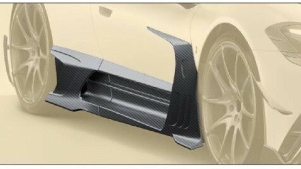 Xe còn được bổ sung thêm các phần viền ốp bằng sợi carbon xung quanh cửa hút gió cản, đèn pha và lỗ thông hơi gắn trên chắn bùn, nắp ca-pô