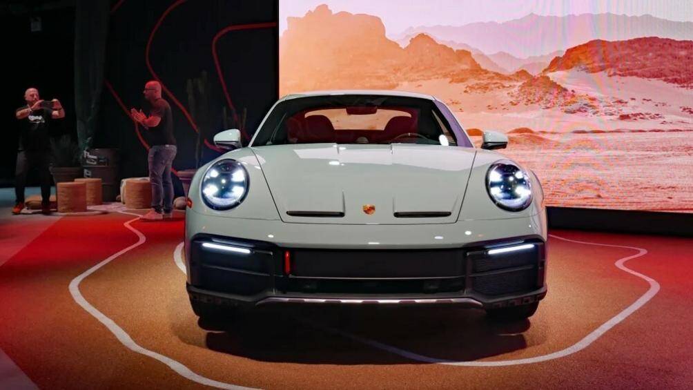 Khối động cơ này sản sinh công suất tối đa 473 mã lực và mô-men xoắn cực đại 570 Nm